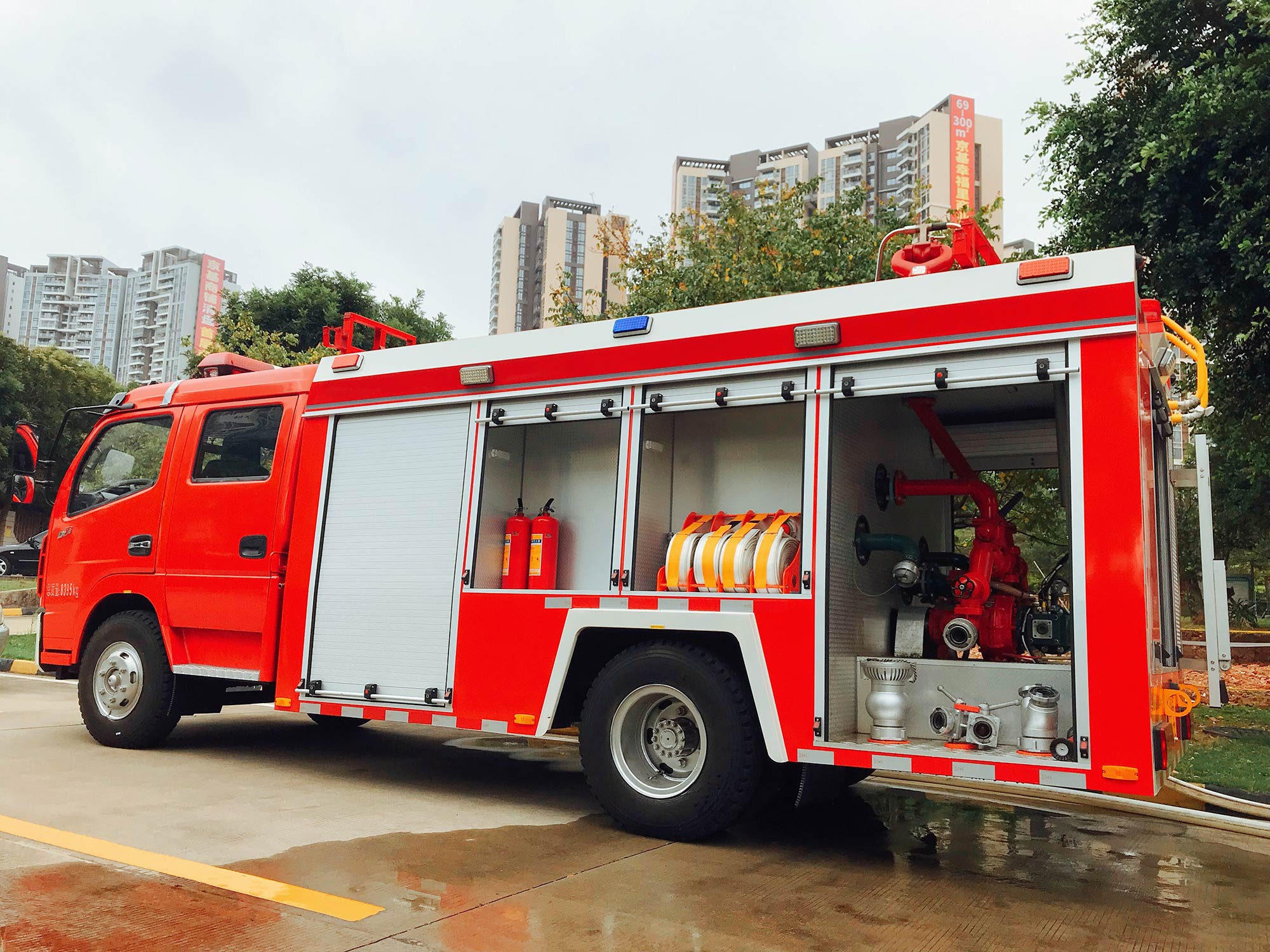 凌科（CNLINKO）YM系列工業(yè)防水連接器簡直是為了消防車供配電箱而生！